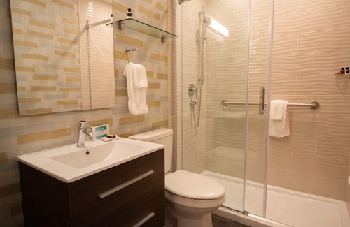 Western Shore Hotel | Oak Island Resort & Conference Centre