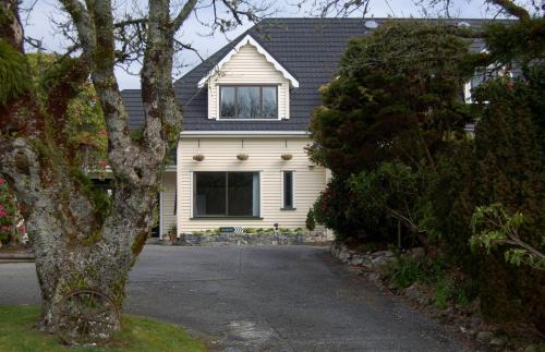 Greymouth Cabin | Oak Lodge
