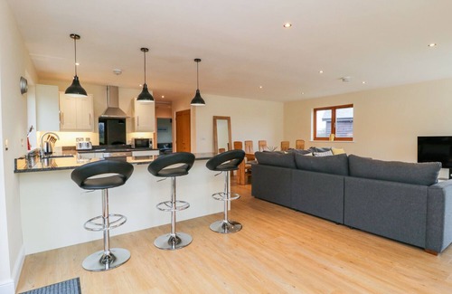 Sheriff Hutton Cottage | OAK LODGE, pet friendly, with a garden in Sheriff Hutton