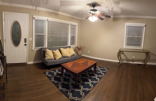 Huntsville House | Oak Park Oasis