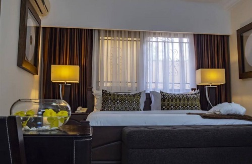 Teshie Hotel | Oak Plaza Hotel - East Legon