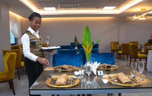Teshie Hotel | Oak Plaza Hotels East Airport