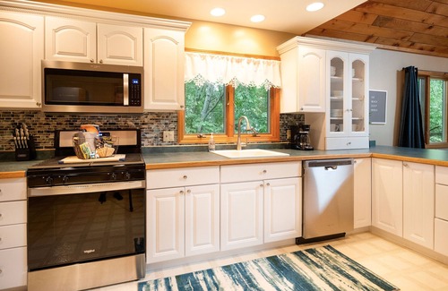 Caseville House | Oak Point Oasis w/short walk to Lake Huron beach