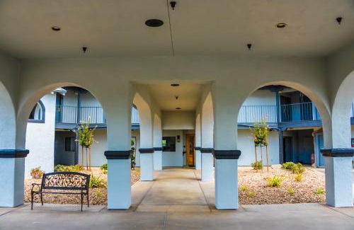 Plymouth Hotel | Oak Ridge Inn