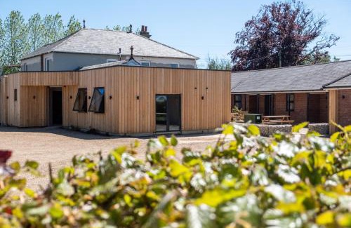 Pettistree Apartment | Oak - Three Tuns Apartments, Pettistree, Wickham Market - by Aldeburgh Coastal Cottages