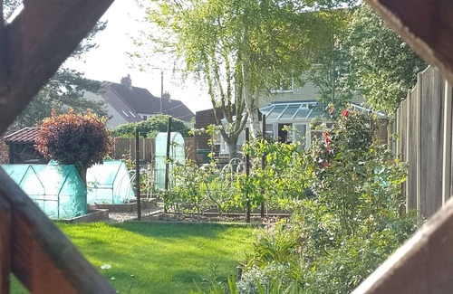 Kettlestone House | Oak Tree Cottage situated in the peaceful countryside village of Little Snoring