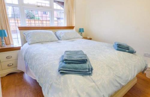 Leven House | Oak Tree Cottage