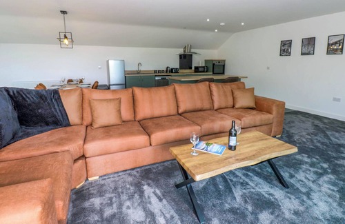Frizington Cottage | OAK TREE COTTAGE, pet friendly, with a garden in Frizington