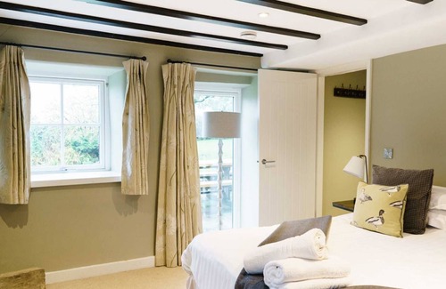 Longnor Other | Oak Tree Farm, large country farmhouse with games room and wood fired hot tub.