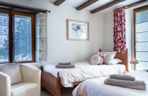 Ecuras House | Oak Tree Gites