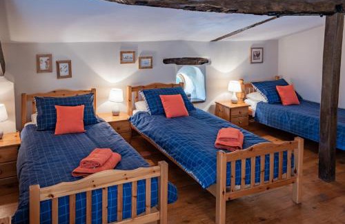 Ecuras House | Oak Tree Gites