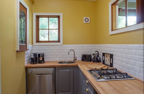 Rhyll Bed & Breakfast | Oak Tree Lodge