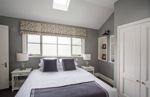 Rhyll Bed & Breakfast | Oak Tree Lodge