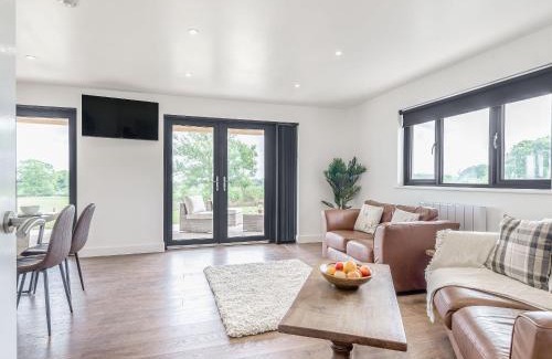 Kington House | Oak Tree Lodge - Uk38383