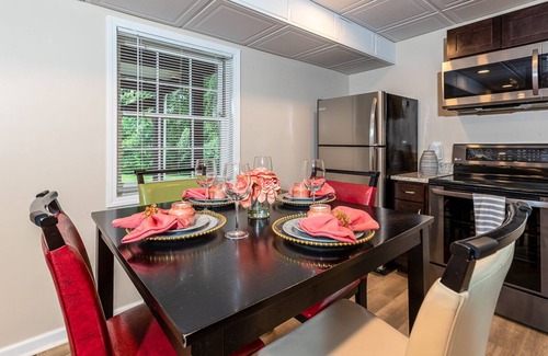 Northwest Raleigh House | Oak Tree Oasis: private deck, grill, firepit.