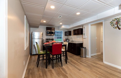 Northwest Raleigh House | Oak Tree Oasis: private deck, grill, firepit.