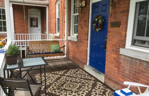 Geneseo Bed & Breakfast | Oak Valley Inn and Suites