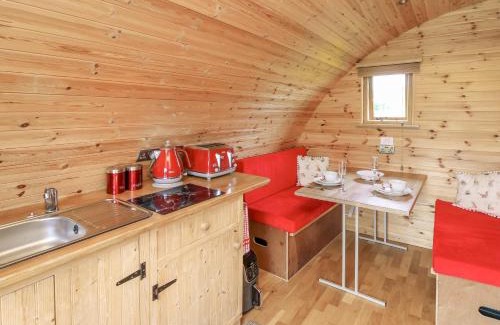Llanddeusant House | Oak View