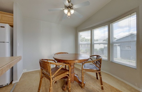 Oak View House | Oak View Home - Close to Beaches & Trails!