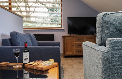 Martlesham Heath Cabin | Oak View Lodge | Suffolk | Private Parking | Wifi