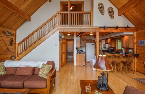 Swanton House | Oak View Ridge | Impressive Home, Tranquil Setting