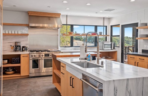 Templeton House | Oak & Vine Vineyard Estate - Stunning Vineyard Views!