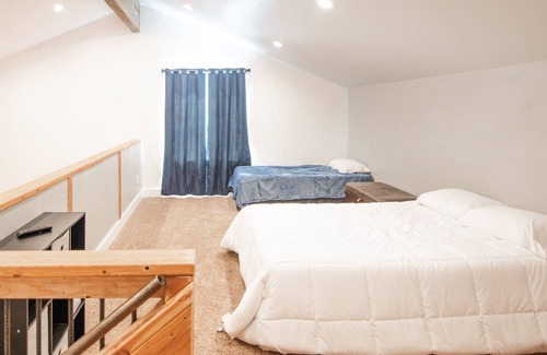 La Sal Cabin | Oak Vista Cabin Retreat