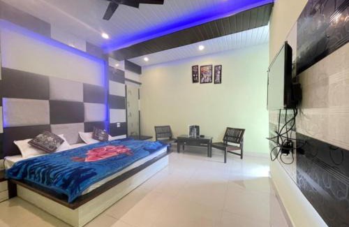 Banikhet House | Oak wood Homestay Banikhet
