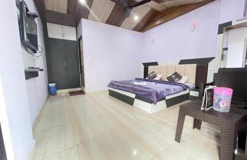 Banikhet House | Oak wood Homestay Banikhet