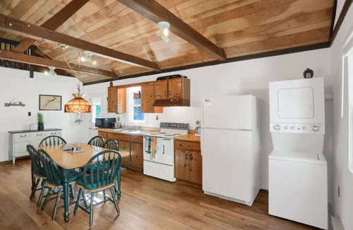 Calvin House | Oak Woods Retreat: Raystown Lake