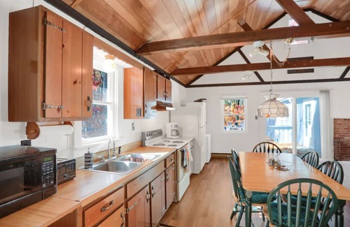 Calvin House | Oak Woods Retreat: Raystown Lake