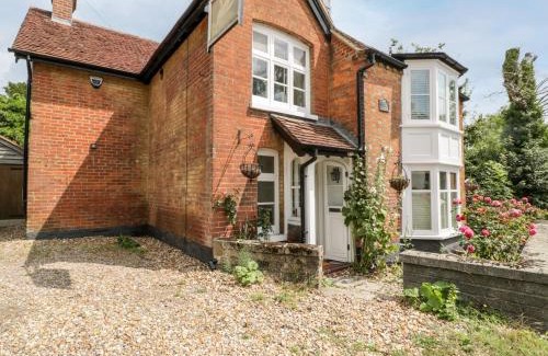 New Forest District House | Oakapple Cottage