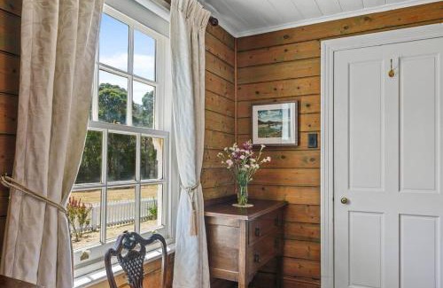 Killora Ski Chalet | Oakchester Cottage on Bruny Island