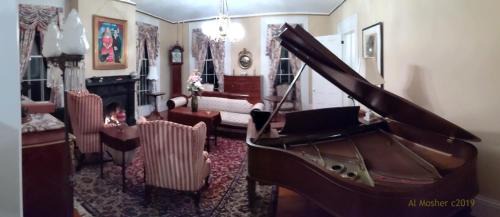 Halfmoon Bed & Breakfast | Oakcliff Bed and Breakfast
