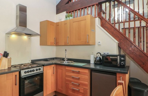 Macclesfield Cottage | OAKENBANK BARN, pet friendly, character holiday cottage in Bollington