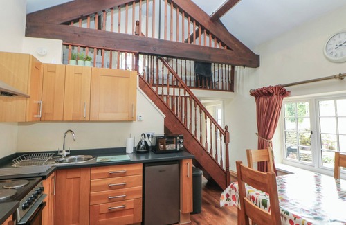 Macclesfield Cottage | OAKENBANK BARN, pet friendly, character holiday cottage in Bollington