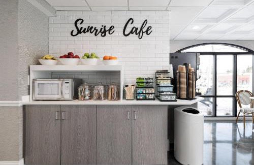 Rochester Hotel | Oakfield Hotel & Suites, an Ascend Collection Hotel