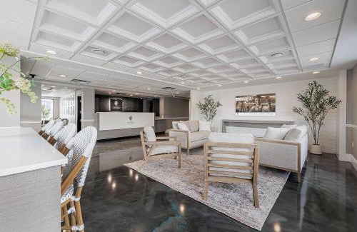 Rochester Hotel | Oakfield Hotel & Suites, an Ascend Collection Hotel