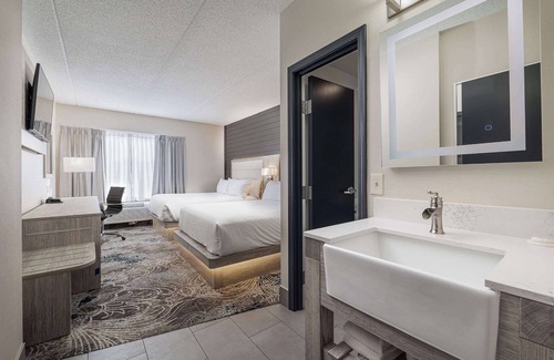 Rochester Hotel | Oakfield Hotel & Suites, an Ascend Collection Hotel