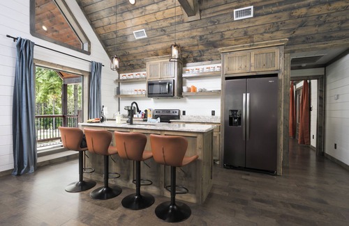 Pickens House | Oakhaven Fell - Couples Retreat - Sauna - Cold Plunge - Hot Tub