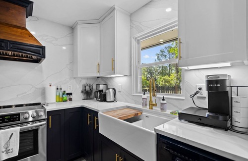 Pineywoods House | Oakhurst Corner- 3B/2B 10 min drive to Wrightsville Beach