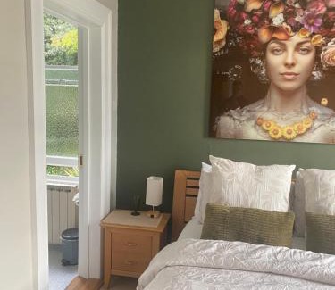 Cobh Bed & Breakfast | Oakhurst Guesthouse