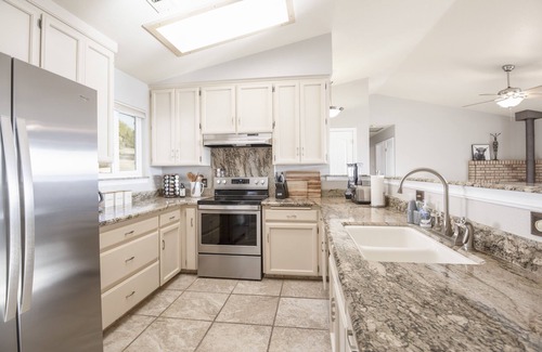 Oakhurst House | Oakhurst Home With a View