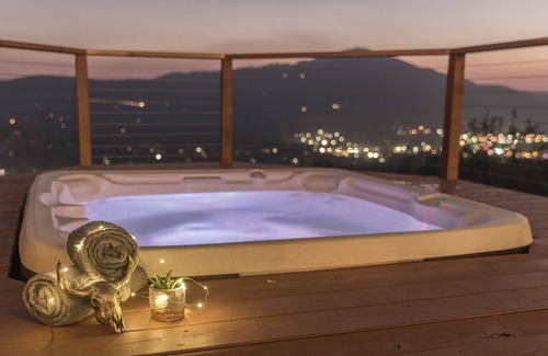 Oakhurst House | Oakhurst Home With a View