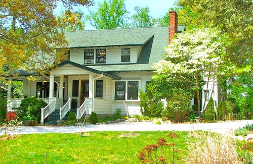 Asheville Bed & Breakfast | Oakland Cottage Bed and Breakfast