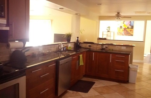 Drayton Plains House | Oakland County All-Sports Lakefront Home-4 Bedrooms with many amenities