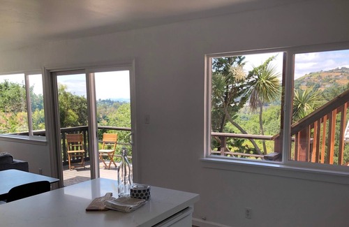 Sequoyah Apartment | Oakland Hills Retreat