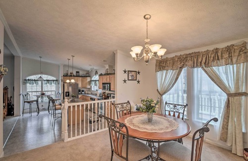 Oakland House | Oakland Retreat ~ 13 Mi to Deep Creek Lake!