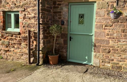 Monmouth House | Oaklands Cottage on a rural farm