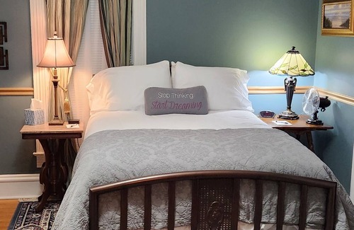 Menomonie Bed & Breakfast | Oaklawn Inn LLC